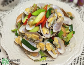 花甲發(fā)臭還能吃嗎？花甲買回來有點臭可以吃嗎？