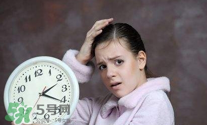 女生熬夜會(huì)平胸嗎？女生經(jīng)常熬夜的危害