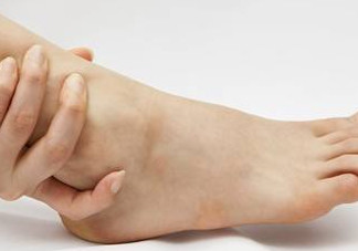 痛風(fēng)有什么癥狀？女性痛風(fēng)的初期癥狀