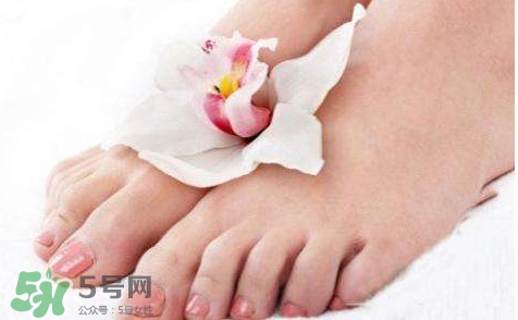 痛風(fēng)有什么癥狀？女性痛風(fēng)的初期癥狀