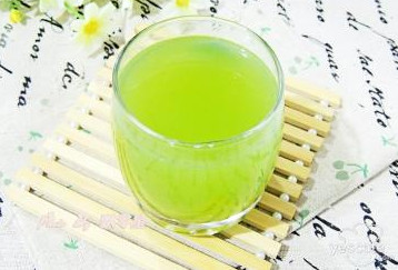 芹菜汁喝生的還是喝熟的？芹菜汁生喝好還是煮熟好