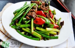 蒜苔炒肉怎么做才好吃？蒜苔炒肉的做法