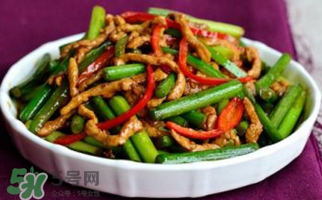 蒜苔炒肉怎么做才好吃？蒜苔炒肉的做法