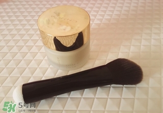 坐月子用什么粉底液？月子里用什么粉底液好
