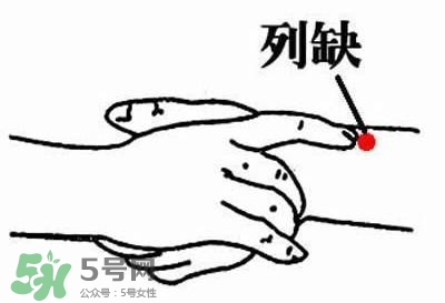 媽媽病毒性感冒需要停止喂奶嗎？媽媽感冒了喂奶需要注意什么？