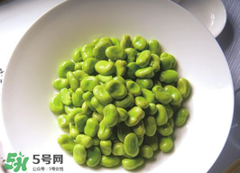 蠶豆和牛奶可以同吃嗎？吃蠶豆可以喝牛奶嗎？