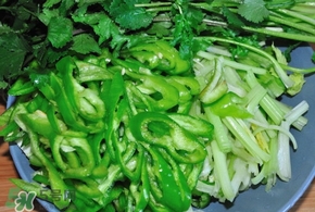 芹菜和青椒能一起炒嗎？青椒炒芹菜的做法