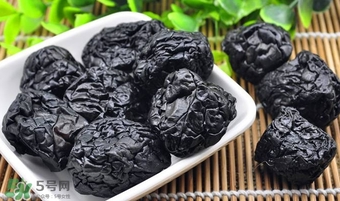 烏梅可以直接泡水喝嗎？烏梅泡水喝的功效