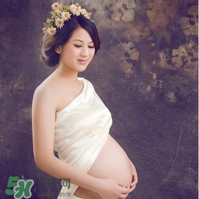 孕婦摸肚子會繞頸嗎？孕婦摸肚子胎兒能感受到嗎？