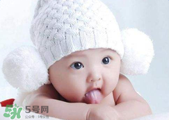 如何判斷新生兒已經(jīng)吃飽？新生兒吃飽了有什么表現(xiàn)？
