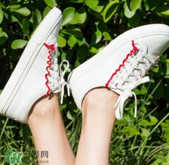 tory burch荷葉邊小白鞋多少錢？tory burch運動鞋專柜價格