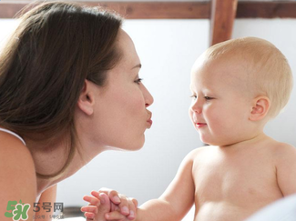 哺乳期媽媽用護(hù)膚品對(duì)寶寶有影響嗎？哺乳期能不能用護(hù)膚品？