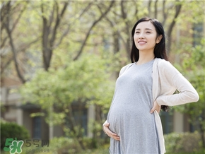 孕婦裝怎么選？孕婦裝怎么搭配好看？