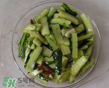 刀拍涼拌黃瓜怎么做？最簡單的涼拌黃瓜