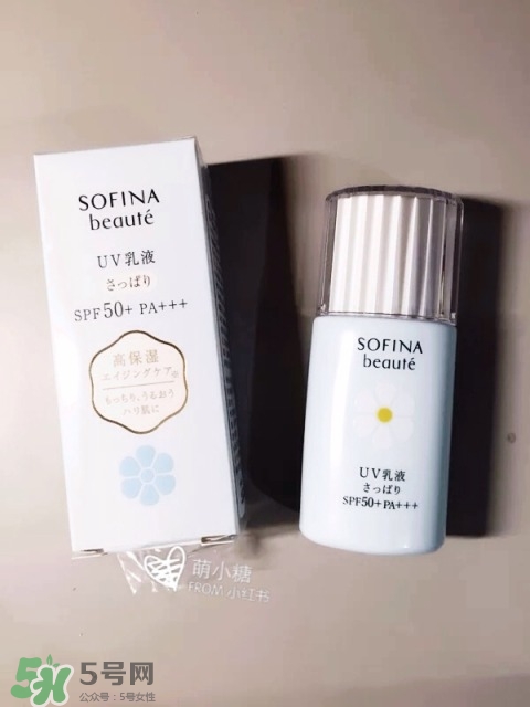 蘇菲娜藍(lán)蕾絲和藍(lán)小花哪個(gè)好？蘇菲娜藍(lán)蕾絲和藍(lán)小花對(duì)比