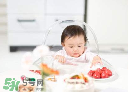 寶寶可以吃小龍蝦嗎？多大的寶寶可以吃小龍蝦呢？