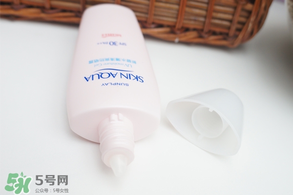 曼秀雷敦新碧防曬霜怎么樣？新碧防曬霜好用嗎