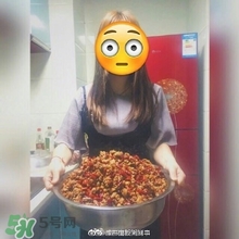 別人家的室友！成都女孩為室友帶了一盆冷吃兔