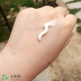 娜麗絲防曬霜和噴霧哪個好？娜麗絲防曬霜和噴霧對比