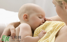 寶寶溢奶怎么辦？寶寶溢奶怎么做？
