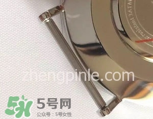dw丹尼爾惠靈頓手表怎么調(diào)時(shí)間？dw手表怎么沒(méi)有日期