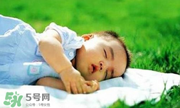 寶寶曬太陽怎么曬？最佳的曬太陽時間