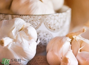 新鮮蒜頭怎么保存？蒜頭怎么保存不發(fā)芽
