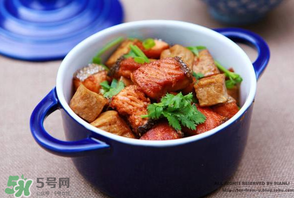 三文魚煮多久？寶寶吃三文魚煮多久熟？