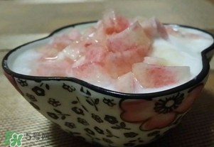 油桃和牛奶能一起吃嗎？喝完牛奶能吃油桃嗎？