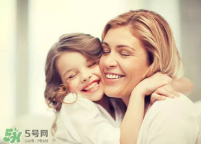 2017年母親節(jié)送什么口紅？2017年送媽媽口紅什么顏色好？