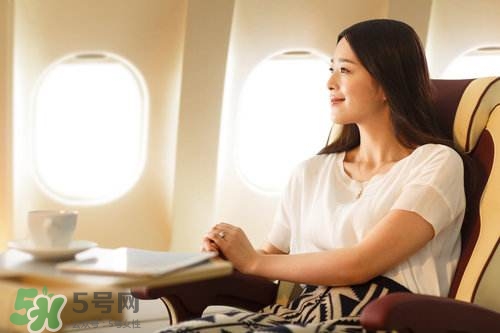 孕婦可以坐飛機嗎？孕婦坐飛機對胎兒有影響嗎？