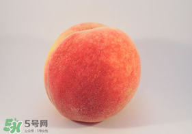 ?桃子發(fā)霉了還可以吃嗎？吃了發(fā)霉的桃子怎么辦？
