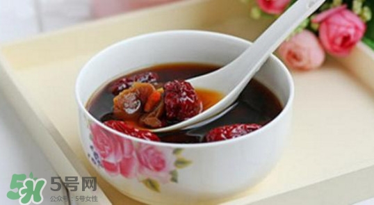 月經(jīng)期間喝紅糖水好嗎？女性月經(jīng)期喝紅糖水好嗎