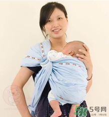 背巾適合多大的寶寶？背巾寶寶多大可以用？