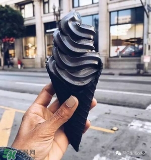炭黑冰淇淋好吃嗎？炭黑冰淇淋哪里買？