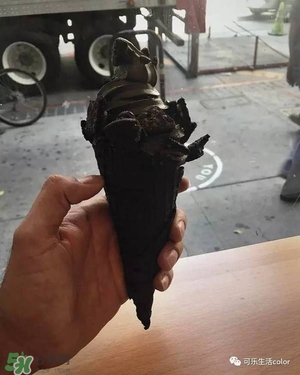 炭黑冰淇淋好吃嗎？炭黑冰淇淋哪里買？