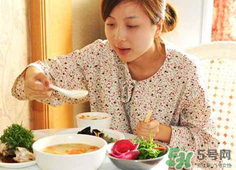 夏天做月子穿什么鞋？夏天做月子如何選擇鞋子？