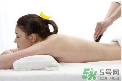 刮痧拔罐可以同時(shí)做嗎？刮痧拔罐能一起做嗎