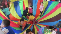 餃子在幼兒園玩的游戲叫什么？彩虹傘的捕魚游戲怎么玩？