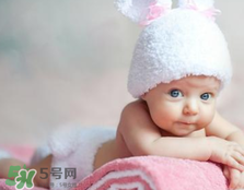 寶寶尿布疹可以擦紅霉素軟膏嗎？紅霉素軟膏對(duì)尿布疹有效嗎？