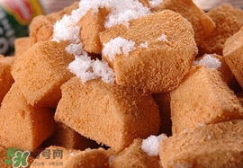打糕和驢打滾是一樣的嗎？打糕是什么做的