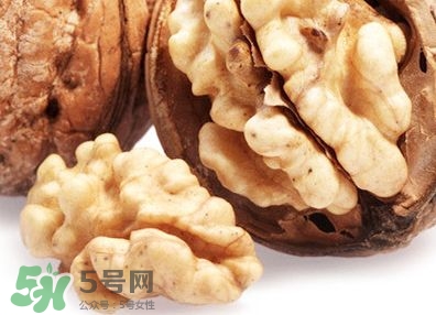 核桃仁怎么保存？核桃仁生吃好還是熟吃好？