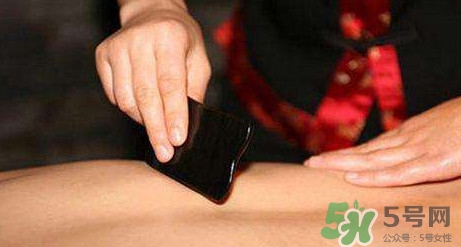 女人刮痧好還是拔罐好？刮痧和拔罐的區(qū)別