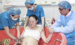 水中分娩是怎樣的？水中分娩與傳統(tǒng)分娩的區(qū)別有哪些？