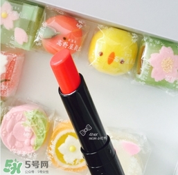 嬌蘭小黑裙003多少錢？嬌蘭小黑裙唇膏003專柜價格
