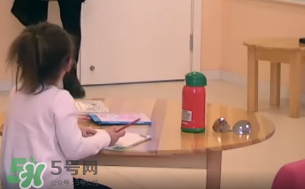 米雅的水杯是什么牌子？虎牌兒童水杯好用嗎？