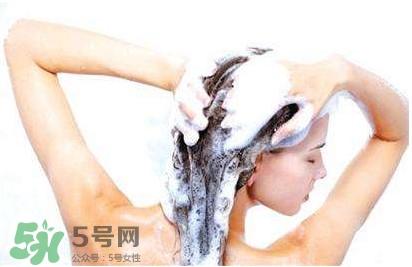 老人誤喝洗發(fā)乳 洗發(fā)乳是洗發(fā)水還是護發(fā)素？