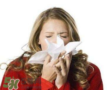 病毒性感冒發(fā)燒怎么辦？病毒性感冒癥狀有哪些