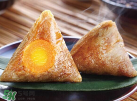 蛋黃粽子的蛋黃怎么弄？包粽子的蛋黃怎么處理？