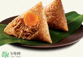 蛋黃肉粽怎么做好吃？蛋黃肉粽的家常做法